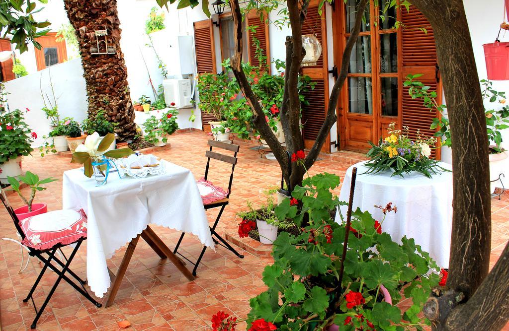 Vaya Zorba Studios Skiathos Room photo